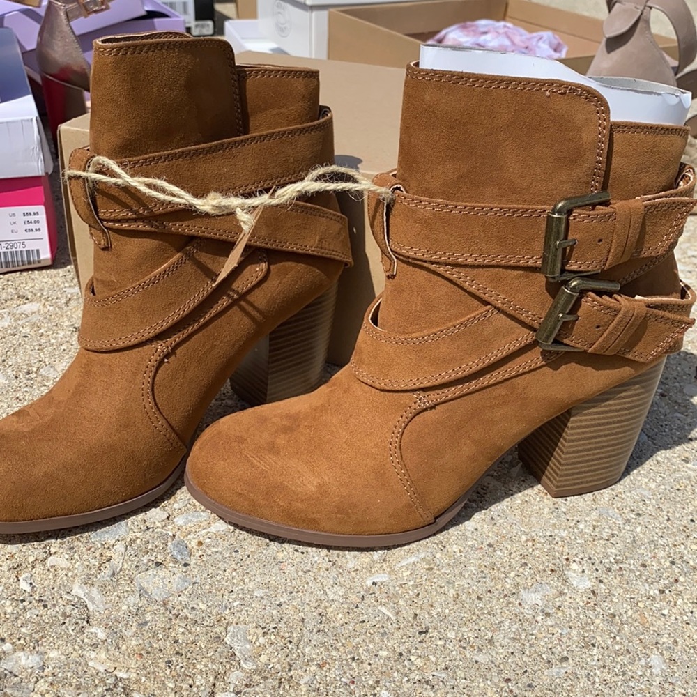 American eagle booties